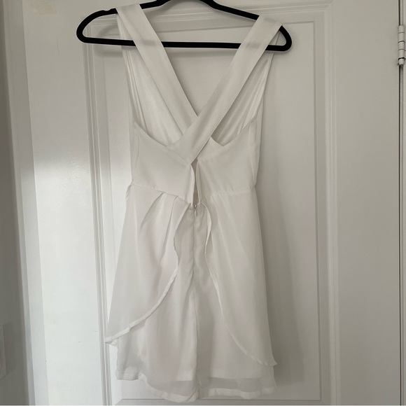 White flowy dress - Picture 2 of 2